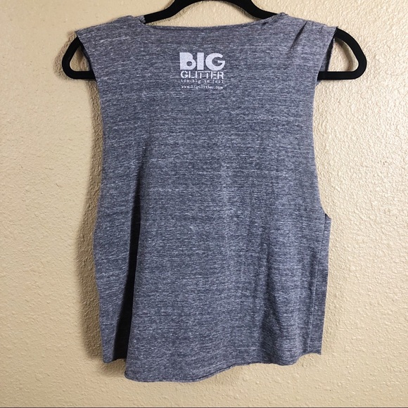 Big Glitter Cut Out Graphic Tank - Picture 3 of 3